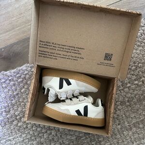 Veja Toddler V-90 Sneakers
